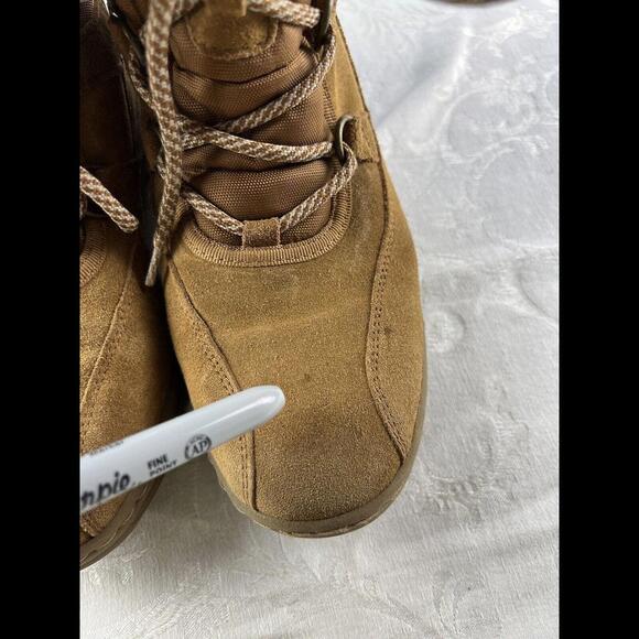 Baretraps Boots Womens Size 7.5 M Tan Leather Faux Fur Lined Lace Up Flat Heel - Picture 2 of 9